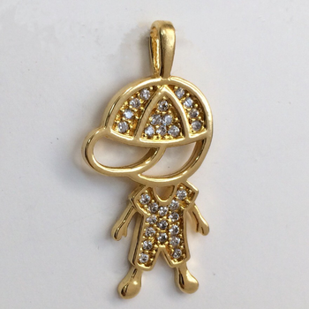 imagem Pingente de Menino Cravejado com Pedras de Zircônia Banhado a Ouro 18k.