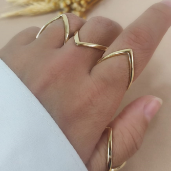 imagem Anel boca de tubarão banhado a ouro 18k